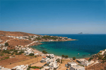Παραλία Μεγάλη Άμμος, όπως δηλώνει και το όνομά της πρόκειται για μια μεγάλη αμμουδιά και βρίσκεται στον κόλπο κάτω από την εκκλησία της Κανάλας.